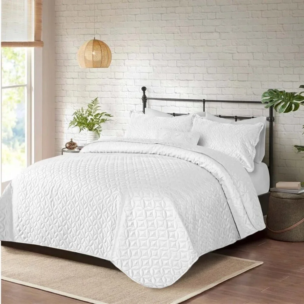 Elegant White Quilted Lightweight Bedspread 3pc Set King